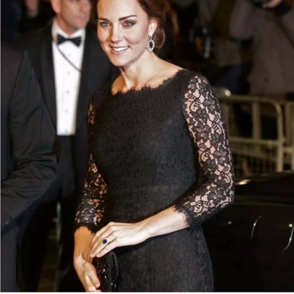 DIANE VON FURSTENBERG LACE DRESS PERFECT CONDITION   $400 never worn - Picture 11 of 16